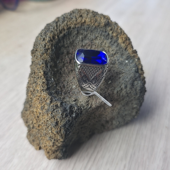 New Stainless Steel Men's Ring With Cubic Zirconia Stone Size 11 - Picture 4 of 8